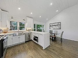  Charming 3 Bedroom Home in Western Springs, IL (Photo 5 of 12)