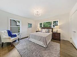  Charming 3 Bedroom Home in Western Springs, IL (Photo 6 of 12)