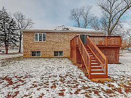 5bedroom  in Crestwood, IL (Photo 11 of 12)