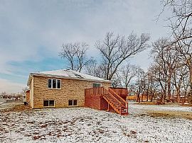 5bedroom  in Crestwood, IL (Photo 12 of 12)