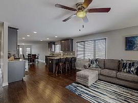 5bedroom  in Crestwood, IL (Photo 5 of 12)