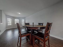 5bedroom  in Crestwood, IL (Photo 6 of 12)