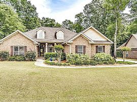 209 Maplewood Dr, Wetumpka, Al 36093 in Wetumpka, AL