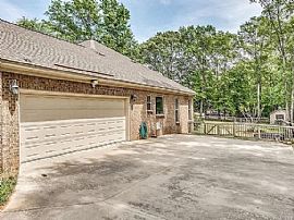 209 Maplewood Dr, Wetumpka, Al 36093 in Wetumpka, AL (Photo 2 of 12)