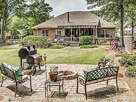 209 Maplewood Dr, Wetumpka, Al 36093 in Wetumpka, AL (Photo 3 of 12)