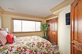 Luxurious 3 Bedroom Apartment in Laguna Beach, CA (Photo 3 of 11)