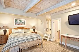 Luxurious 3 Bedroom Apartment in Laguna Beach, CA (Photo 4 of 11)