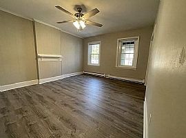 Beautiful 3 Bedroom in Clinton, MA (Photo 6 of 11)