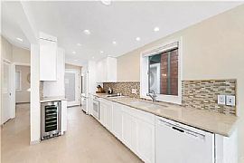 Charming 1 Bedroom Apartment in Laguna Beach, CA (Photo 6 of 12)