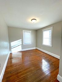 Beautiful, Remodeled 1 Bed/1 Bath in Quincy Center!  -1st Floor in Quincy, MA (Photo 5 of 10)
