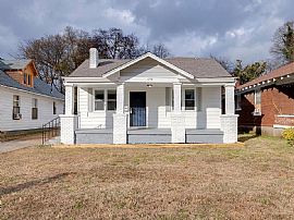 Stunning Single Family Home  in Memphis, TN (Photo 2 of 10)