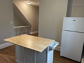 Beautiful 2 Bedroom Available  in South Boston, MA (Photo 2 of 9)