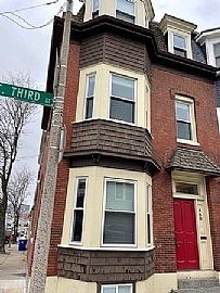 Beautiful 2 Bedroom Available  in South Boston, MA (Photo 8 of 9)