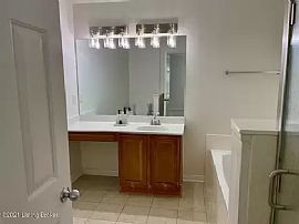 Fabulous 3 Bedroom Home in Louisville, KY (Photo 9 of 9)