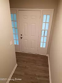 Georgous 2 Bedroom Home in Louisville, KY (Photo 3 of 9)