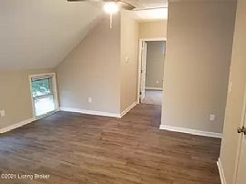 Georgous 2 Bedroom Home in Louisville, KY (Photo 5 of 9)