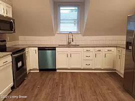 Georgous 2 Bedroom Home in Louisville, KY (Photo 7 of 9)