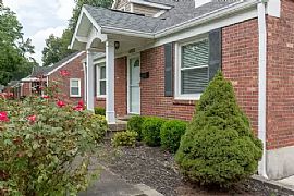 Fabulous 3 Bedroom Home in Louisville, KY (Photo 2 of 9)