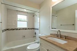 Fabulous 3 Bedroom Home in Louisville, KY (Photo 7 of 9)