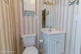 A Charming 3 Bedroom Home in Louisville, KY (Photo 10 of 10)