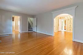 A Charming 3 Bedroom Home in Louisville, KY (Photo 2 of 10)