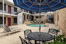 1200 W 40th St in Austin, TX