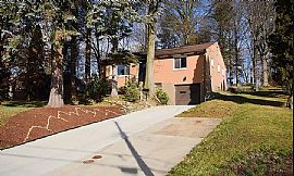 Beautiful 2 Bedroom House Available in Pittsburgh, PA