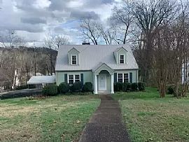 Fabulous 4 Bedroom Home in Chattanooga, TN