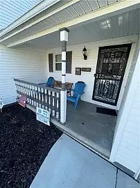 A Charming 3 Bedroom Home in Buffalo, NY (Photo 2 of 11)