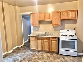 Georgous 3 Bedroom Home in Buffalo, NY (Photo 4 of 10)