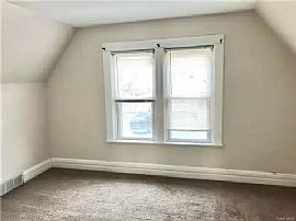 Georgous 3 Bedroom Home in Buffalo, NY (Photo 8 of 10)