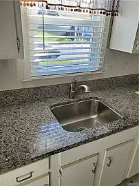 Fabulous 2 Bedroom Home in Buffalo, NY (Photo 6 of 10)