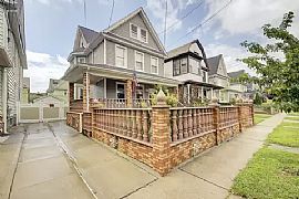 Fabulous 2 Bedroom Home in Woodhaven, NY (Photo 2 of 8)