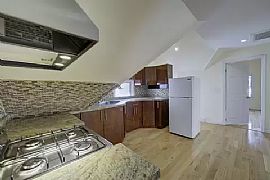 Fabulous 2 Bedroom Home in Woodhaven, NY (Photo 4 of 8)