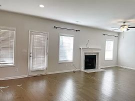 1026 Dunkirk Cir, Auburn, Al 36832 in Auburn, AL (Photo 6 of 12)