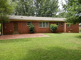 4308 Hunt Dr Nw, Huntsville, Al 35816 in Huntsville, AL (Photo 10 of 12)