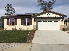 Beautiful 3 Bedroom Home in Fontana, CA