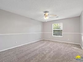 Nice 3 Bedroom Home in Mary Esther, FL (Photo 5 of 9)