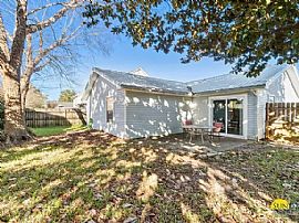 Nice 3 Bedroom Home in Mary Esther, FL (Photo 9 of 9)