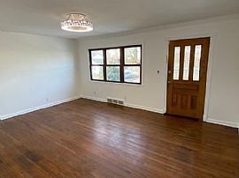 567 Queen St, Bridgeport, Ct 06606 in Bridgeport, CT (Photo 4 of 11)