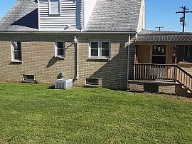 113 Circle Dr, Weirton, Wv 26062 in Weirton, WV (Photo 2 of 8)