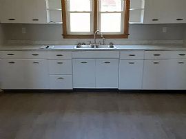 113 Circle Dr, Weirton, Wv 26062 in Weirton, WV (Photo 3 of 8)