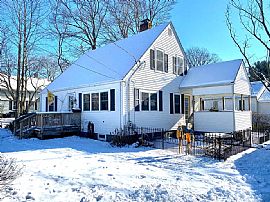 14 Caswell St, South Kingstown, Ri 02879 in South Kingstown, RI