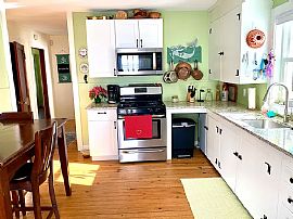 14 Caswell St, South Kingstown, Ri 02879 in South Kingstown, RI (Photo 6 of 12)