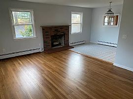 4 Blissdale Ave, Cumberland, Ri 02864 in Cumberland, RI (Photo 9 of 11)