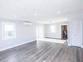 22 Dickinson Ave, North Providence, Ri 02904 in North Providence, RI (Photo 4 of 12)