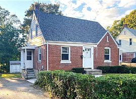 45 Houston St, Waterbury, Ct 06704 in Waterbury, CT