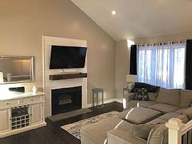 4 Southview Ave, Danbury, Ct 06811 in Danbury, CT (Photo 6 of 12)