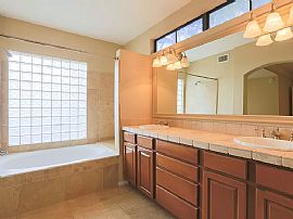 8876 S Heather Dr, Tempe, Az 85284 in Tempe, AZ (Photo 6 of 12)