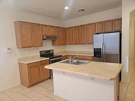 1369 E Chestnut Ln, Gilbert, Az 85298 in Gilbert, AZ (Photo 2 of 12)